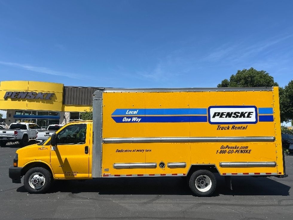 Light Duty Box Truck-Light and Medium Duty Trucks-GMC-2022-Savana G33903-Sacramento-CA-96,317\n\t\tmiles-$ 27,750 - Image 4