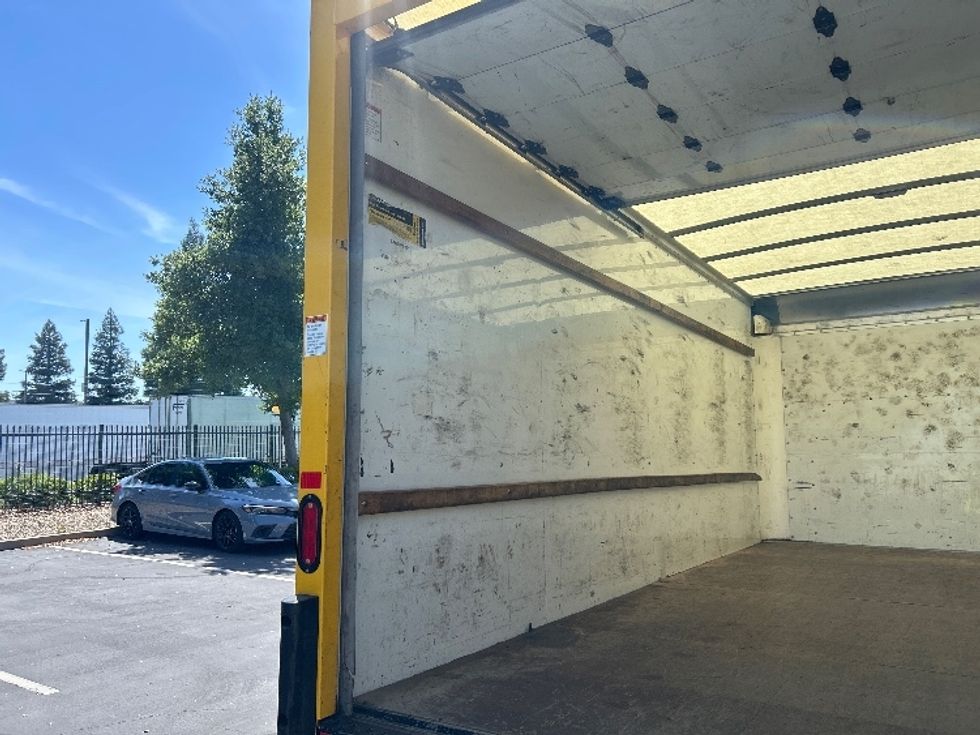 Light Duty Box Truck-Light and Medium Duty Trucks-GMC-2022-Savana G33903-Sacramento-CA-96,317\n\t\tmiles-$ 27,750 - Image 9