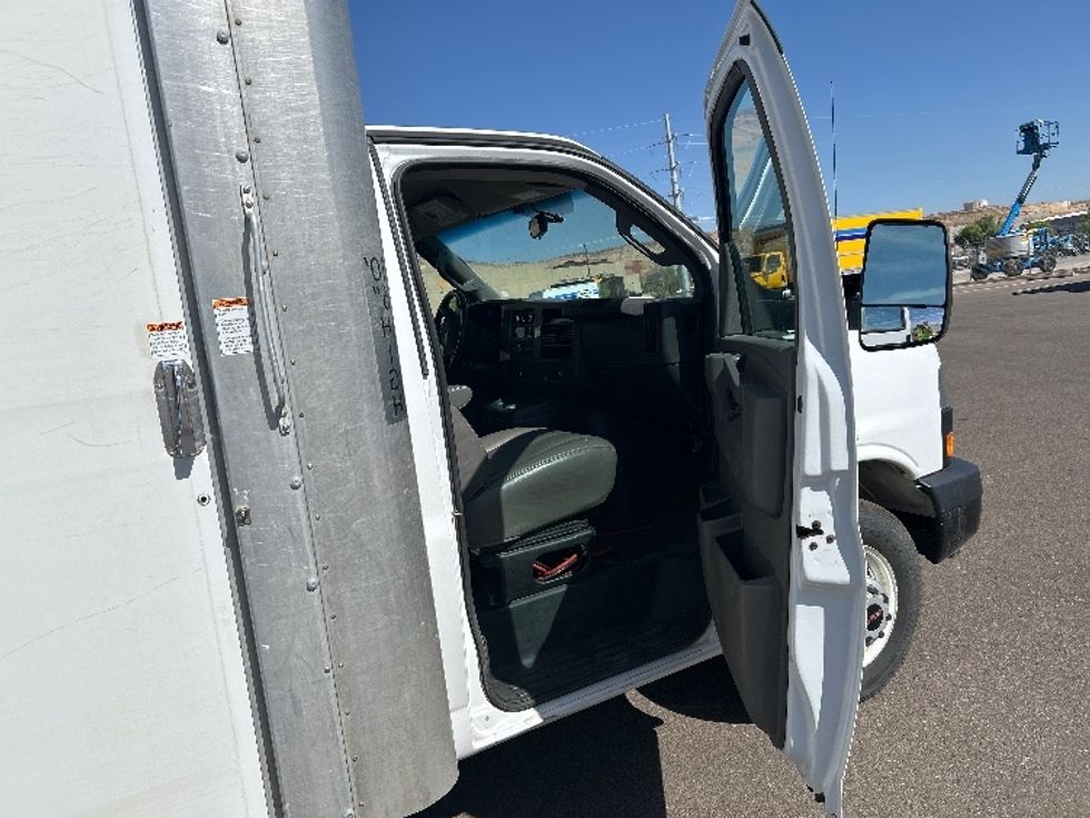 Light Duty Box Truck-Light and Medium Duty Trucks-GMC-2022-Savana G33903-Saint George-UT-99,810\n\t\tmiles-$ 35,750 - Image 17
