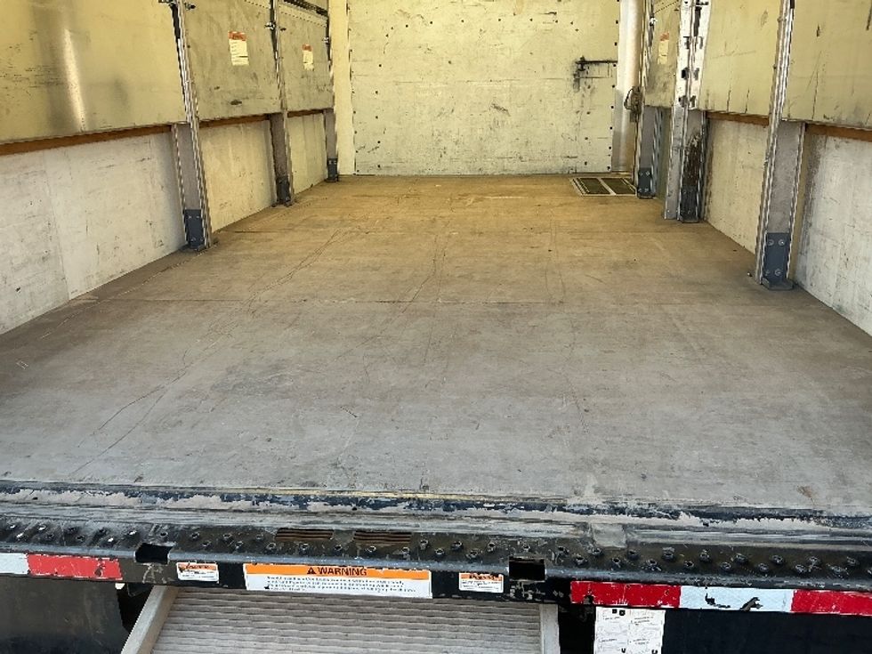 Light Duty Box Truck-Light and Medium Duty Trucks-GMC-2022-Savana G33903-Saint Louis-MO-75,854\n\t\tmiles-$ 37,250 - Image 10