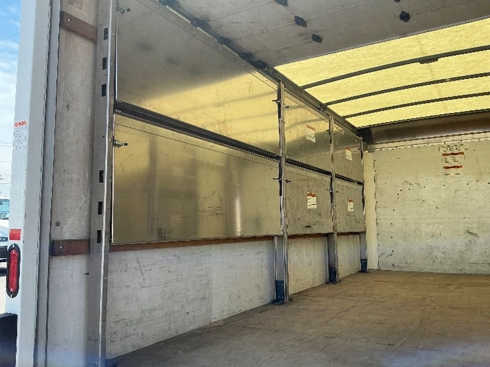 Light Duty Box Truck-Light and Medium Duty Trucks-GMC-2022-Savana G33903-Saint Louis-MO-75,854\n\t\tmiles-$ 37,250 - Image 11