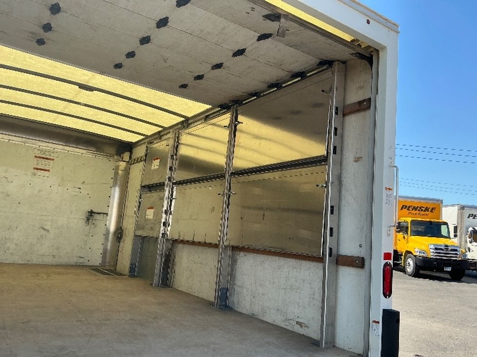 Light Duty Box Truck-Light and Medium Duty Trucks-GMC-2022-Savana G33903-Saint Louis-MO-75,854\n\t\tmiles-$ 37,250 - Image 12