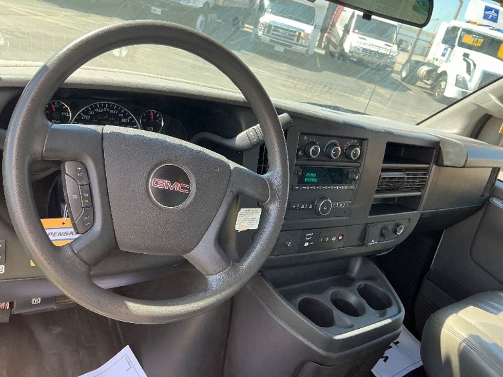 Light Duty Box Truck-Light and Medium Duty Trucks-GMC-2022-Savana G33903-Saint Louis-MO-75,854\n\t\tmiles-$ 37,250 - Image 18