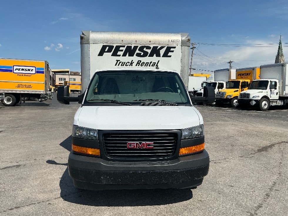 Light Duty Box Truck-Light and Medium Duty Trucks-GMC-2022-Savana G33903-Saint Louis-MO-75,854\n\t\tmiles-$ 37,250 - Image 2