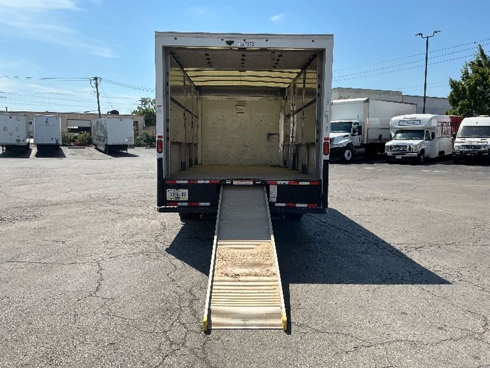 Light Duty Box Truck-Light and Medium Duty Trucks-GMC-2022-Savana G33903-Saint Louis-MO-75,854\n\t\tmiles-$ 37,250 - Image 9