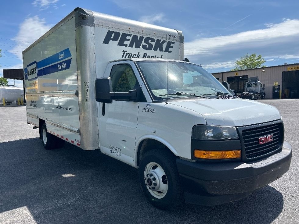 Light Duty Box Truck-Light and Medium Duty Trucks-GMC-2022-Savana G33903-Salem-VA-102,064\n\t\tmiles-$ 33,000 - Image 1