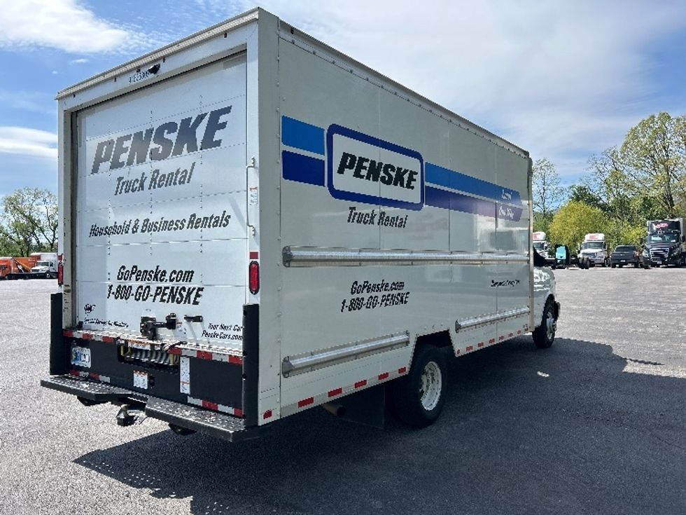 Light Duty Box Truck-Light and Medium Duty Trucks-GMC-2022-Savana G33903-Salem-VA-102,064\n\t\tmiles-$ 33,000 - Image 13