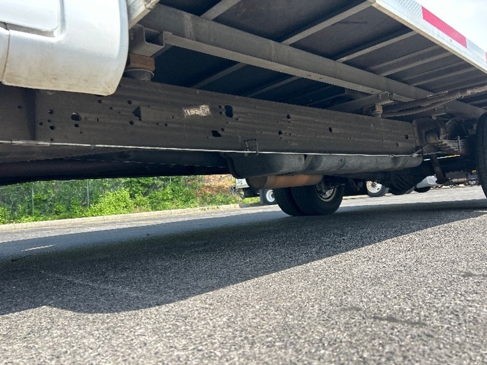 Light Duty Box Truck-Light and Medium Duty Trucks-GMC-2022-Savana G33903-Salem-VA-102,064\n\t\tmiles-$ 33,000 - Image 5