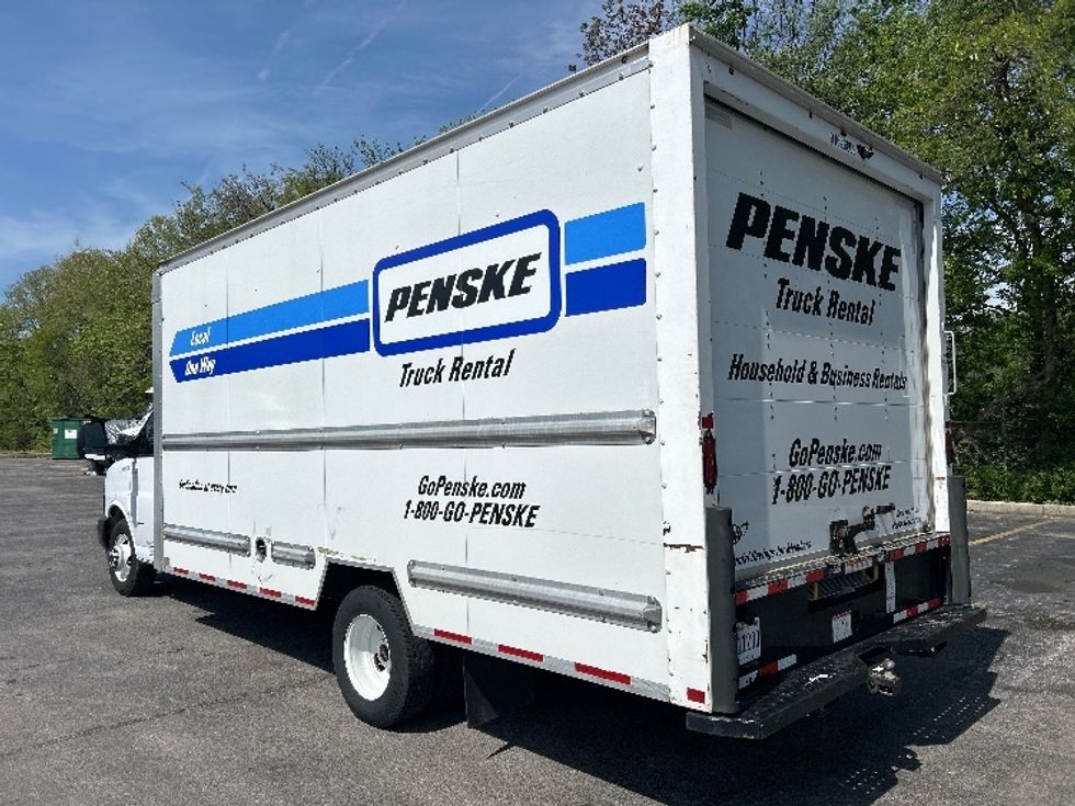 Light Duty Box Truck-Light and Medium Duty Trucks-GMC-2022-Savana G33903-Salem-VA-102,064\n\t\tmiles-$ 33,000 - Image 6