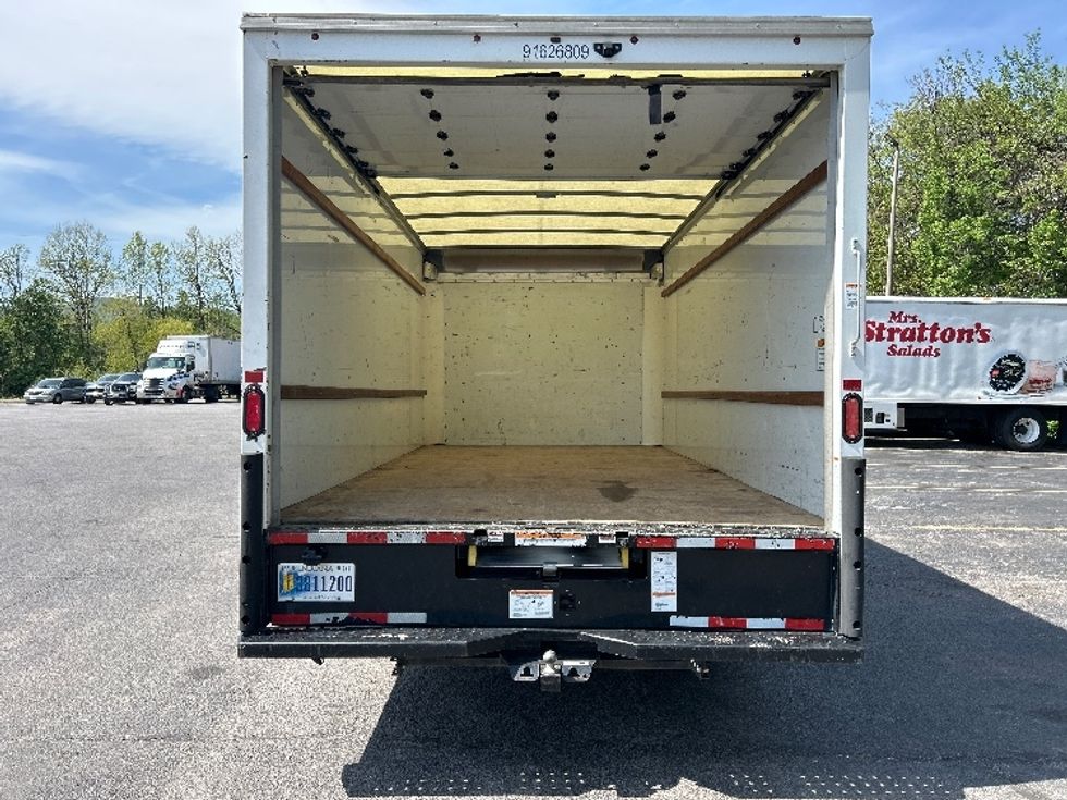 Light Duty Box Truck-Light and Medium Duty Trucks-GMC-2022-Savana G33903-Salem-VA-102,064\n\t\tmiles-$ 33,000 - Image 8