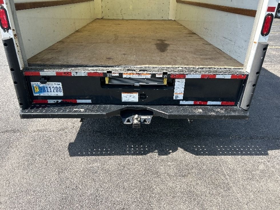 Light Duty Box Truck-Light and Medium Duty Trucks-GMC-2022-Savana G33903-Salem-VA-102,064\n\t\tmiles-$ 33,000 - Image 9