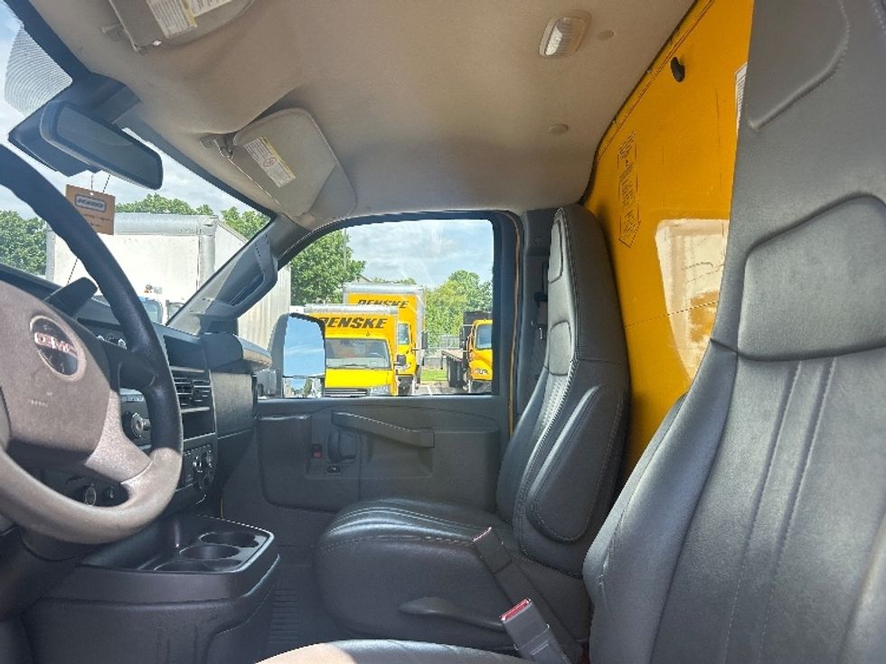 Light Duty Box Truck-Light and Medium Duty Trucks-GMC-2022-Savana G33903-San Antonio-TX-101,992\n\t\tmiles-$ 28,750 - Image 19