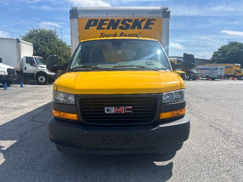 Light Duty Box Truck-Light and Medium Duty Trucks-GMC-2022-Savana G33903-San Antonio-TX-101,992\n\t\tmiles-$ 28,750 - Image 2