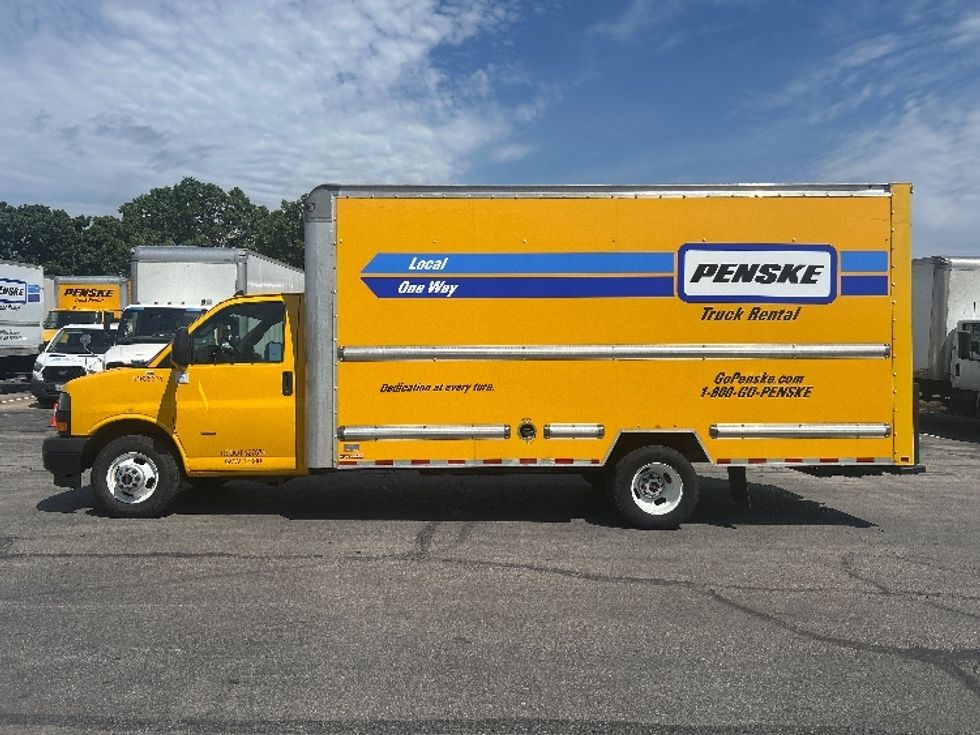 Light Duty Box Truck-Light and Medium Duty Trucks-GMC-2022-Savana G33903-San Antonio-TX-101,992\n\t\tmiles-$ 28,750 - Image 4