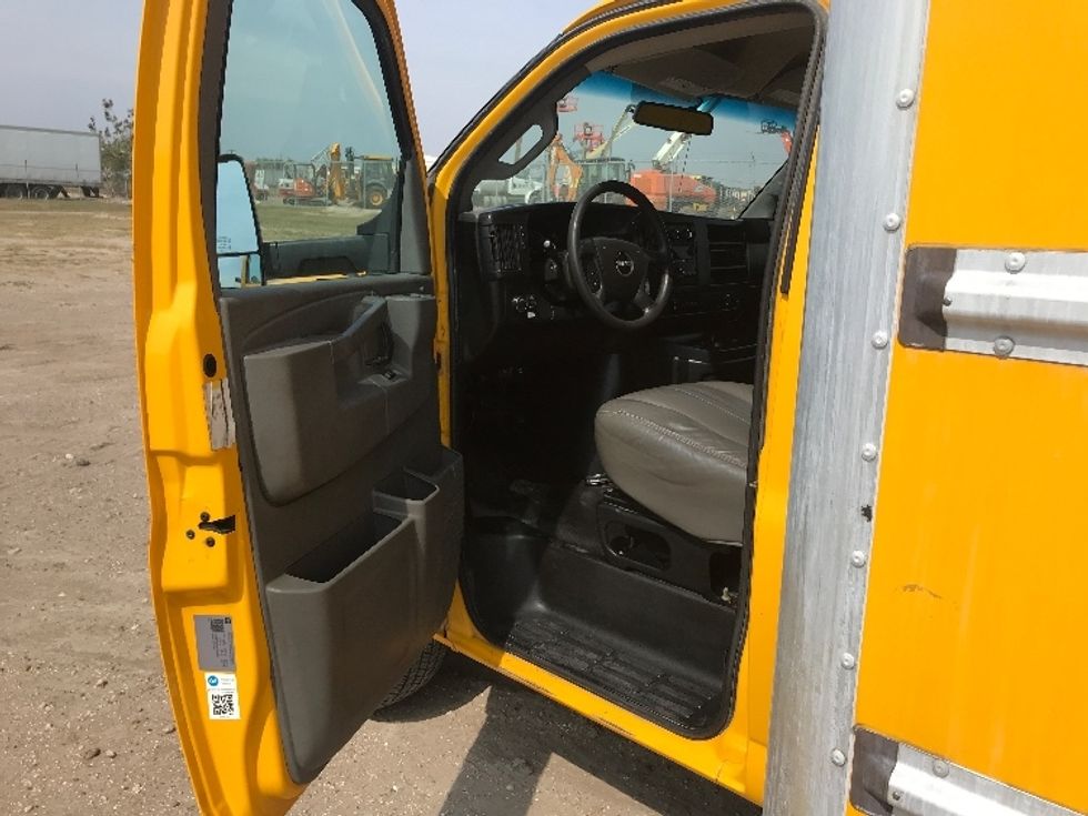 Light Duty Box Truck-Light and Medium Duty Trucks-GMC-2022-Savana G33903-San Antonio-TX-102,651\n\t\tmiles-$ 16,000 - Image 16
