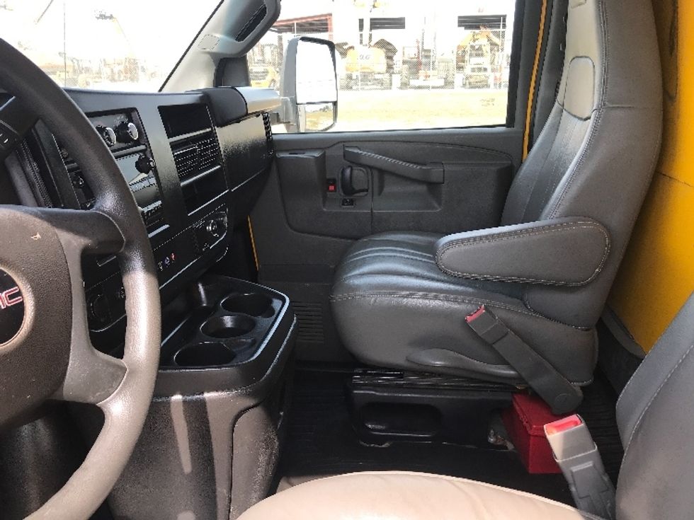 Light Duty Box Truck-Light and Medium Duty Trucks-GMC-2022-Savana G33903-San Antonio-TX-102,651\n\t\tmiles-$ 16,000 - Image 19