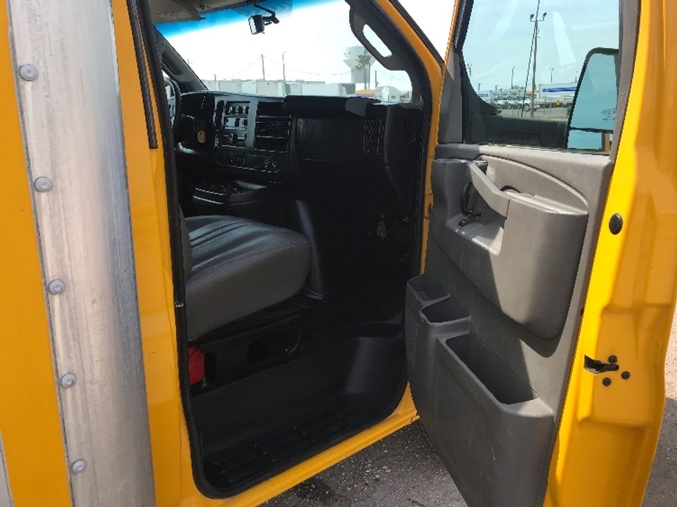 Light Duty Box Truck-Light and Medium Duty Trucks-GMC-2022-Savana G33903-San Antonio-TX-102,651\n\t\tmiles-$ 16,000 - Image 20