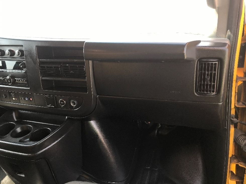 Light Duty Box Truck-Light and Medium Duty Trucks-GMC-2022-Savana G33903-San Antonio-TX-102,651\n\t\tmiles-$ 16,000 - Image 21