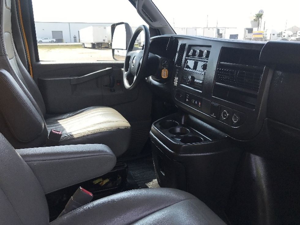 Light Duty Box Truck-Light and Medium Duty Trucks-GMC-2022-Savana G33903-San Antonio-TX-102,651\n\t\tmiles-$ 16,000 - Image 22