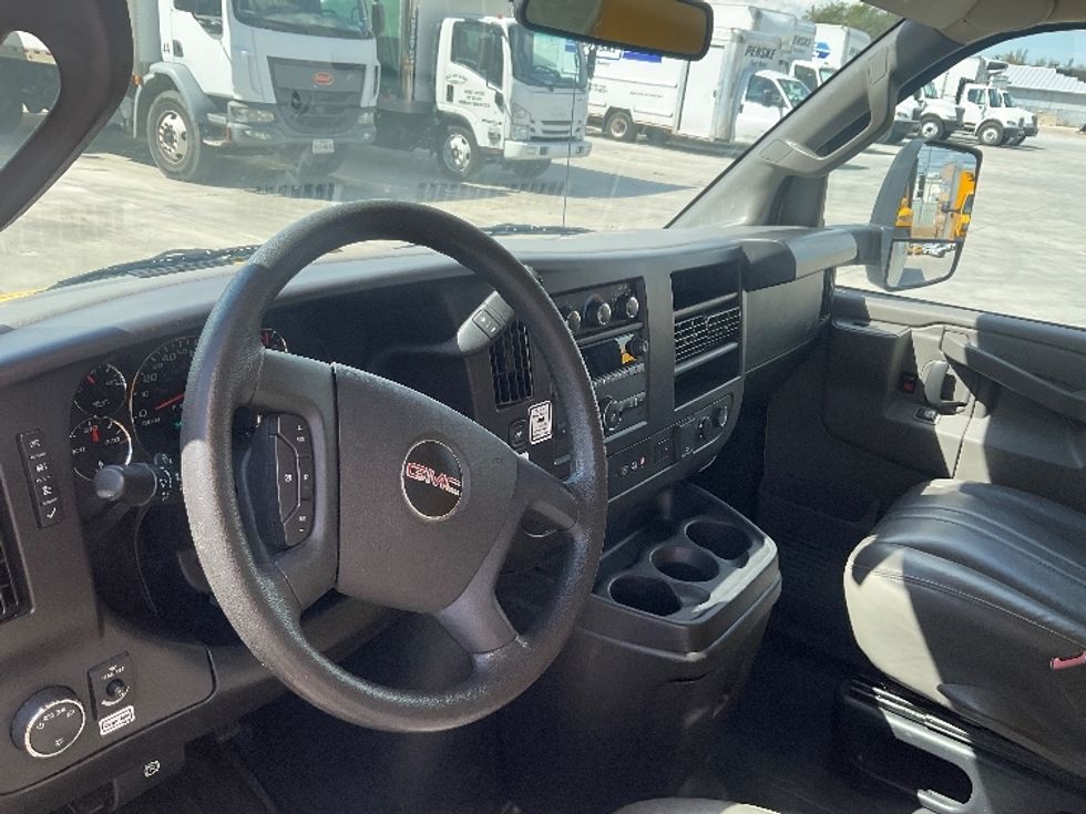 Light Duty Box Truck-Light and Medium Duty Trucks-GMC-2022-Savana G33903-San Antonio-TX-104,548\n\t\tmiles-$ 26,500 - Image 16