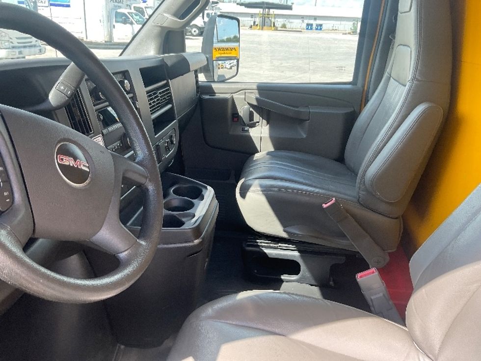 Light Duty Box Truck-Light and Medium Duty Trucks-GMC-2022-Savana G33903-San Antonio-TX-104,548\n\t\tmiles-$ 26,500 - Image 18