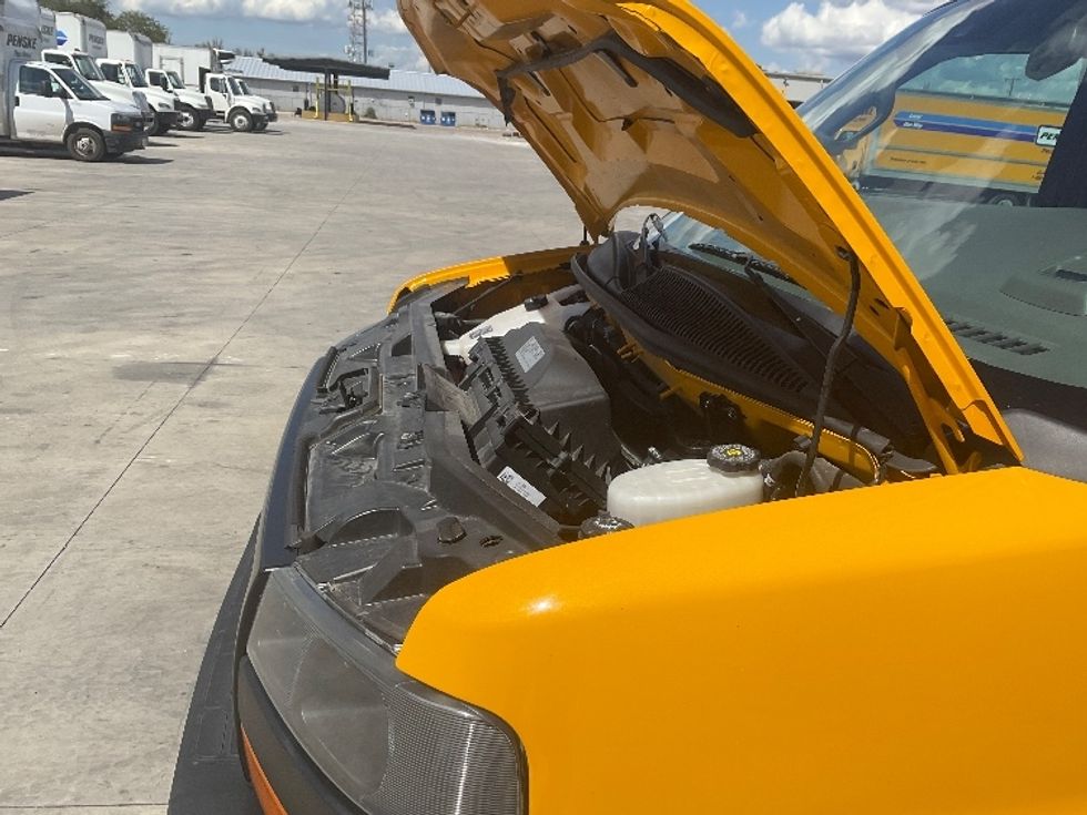 Light Duty Box Truck-Light and Medium Duty Trucks-GMC-2022-Savana G33903-San Antonio-TX-104,548\n\t\tmiles-$ 26,500 - Image 22