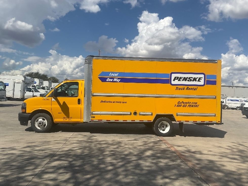 Light Duty Box Truck-Light and Medium Duty Trucks-GMC-2022-Savana G33903-San Antonio-TX-104,548\n\t\tmiles-$ 26,500 - Image 4