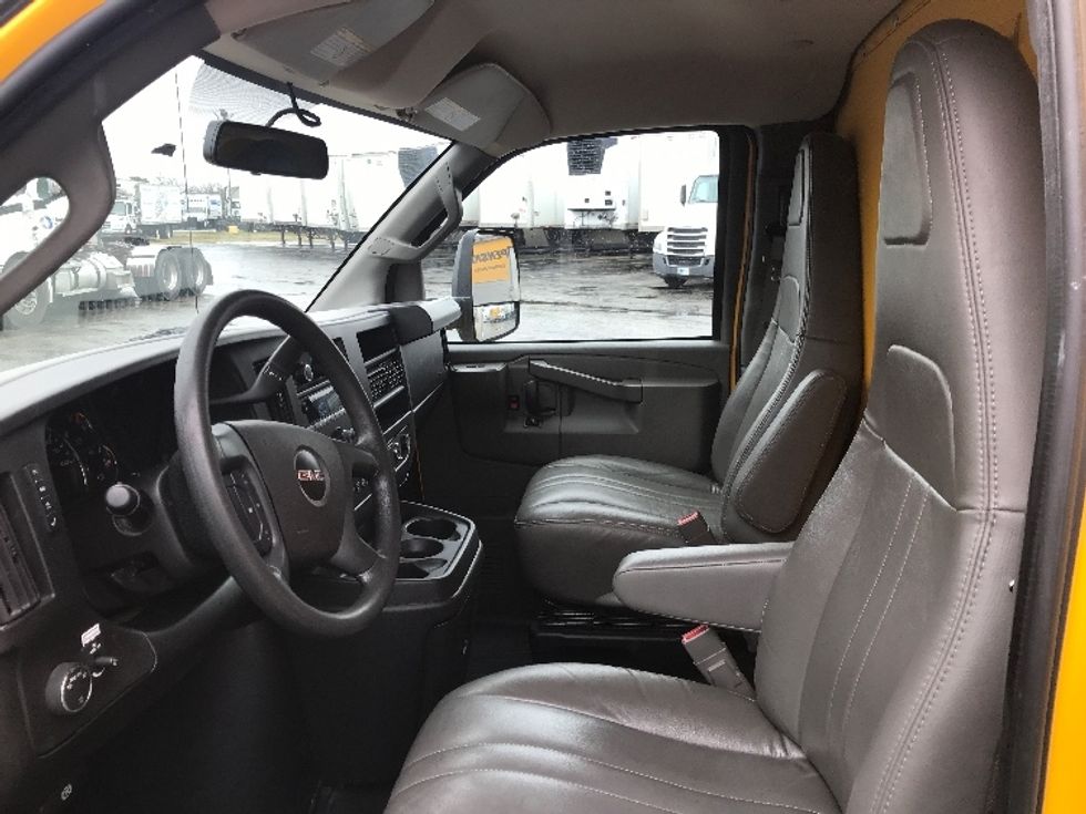 Light Duty Box Truck-Light and Medium Duty Trucks-GMC-2022-Savana G33903-San Antonio-TX-38,891\n\t\tmiles-$ 39,750 - Image 18