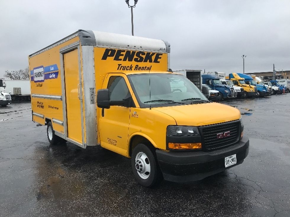 Light Duty Box Truck-Light and Medium Duty Trucks-GMC-2022-Savana G33903-San Antonio-TX-38,891\n\t\tmiles-$ 39,750 - Image 3