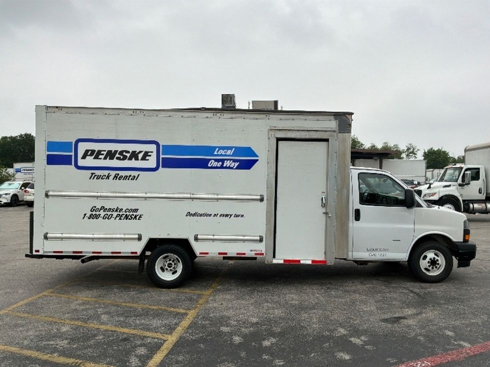 Light Duty Box Truck-Light and Medium Duty Trucks-GMC-2022-Savana G33903-San Antonio-TX-55,961\n\t\tmiles-$ 39,000 - Image 15