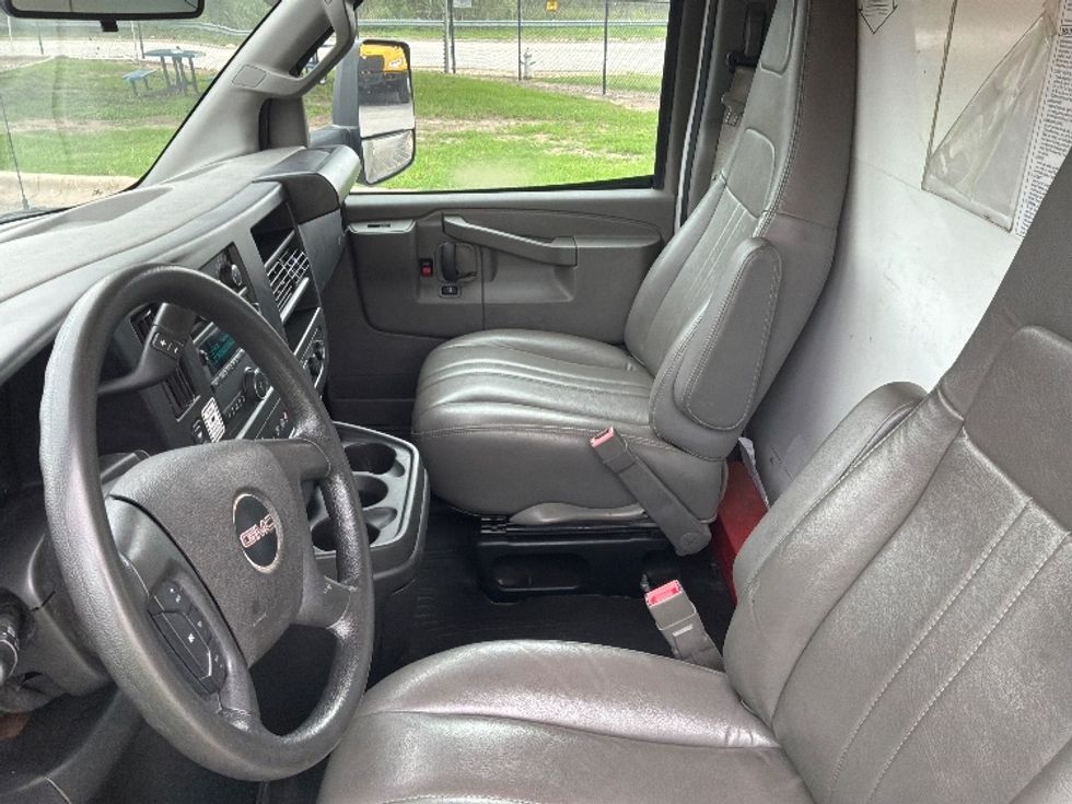 Light Duty Box Truck-Light and Medium Duty Trucks-GMC-2022-Savana G33903-San Antonio-TX-55,961\n\t\tmiles-$ 39,000 - Image 19