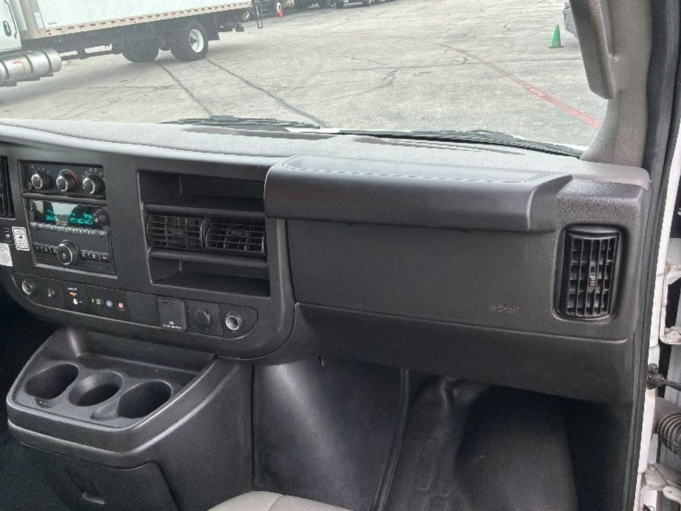 Light Duty Box Truck-Light and Medium Duty Trucks-GMC-2022-Savana G33903-San Antonio-TX-55,961\n\t\tmiles-$ 39,000 - Image 21