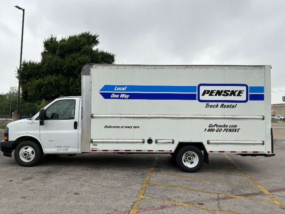 Light Duty Box Truck-Light and Medium Duty Trucks-GMC-2022-Savana G33903-San Antonio-TX-55,961\n\t\tmiles-$ 39,000 - Image 4