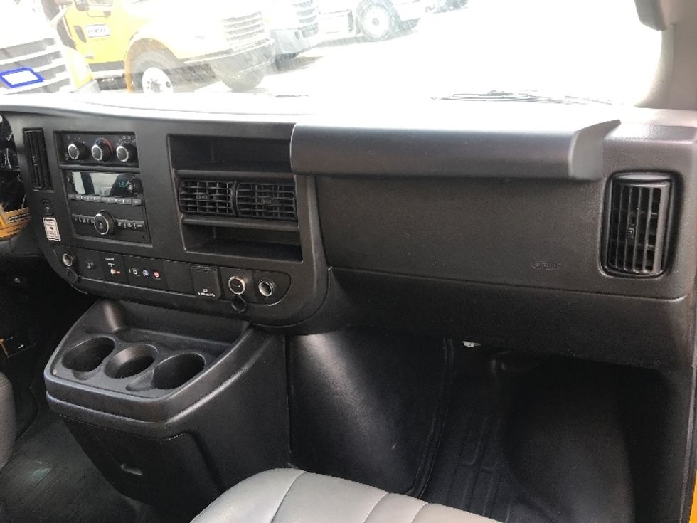 Light Duty Box Truck-Light and Medium Duty Trucks-GMC-2022-Savana G33903-San Antonio-TX-58,148\n\t\tmiles-$ 34,500 - Image 21