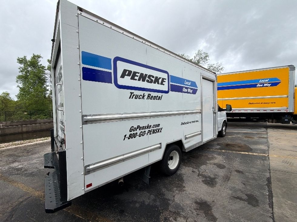 Light Duty Box Truck-Light and Medium Duty Trucks-GMC-2022-Savana G33903-San Antonio-TX-67,155\n\t\tmiles-$ 38,500 - Image 13