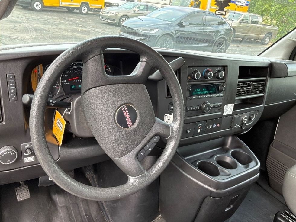 Light Duty Box Truck-Light and Medium Duty Trucks-GMC-2022-Savana G33903-San Antonio-TX-67,155\n\t\tmiles-$ 38,500 - Image 18