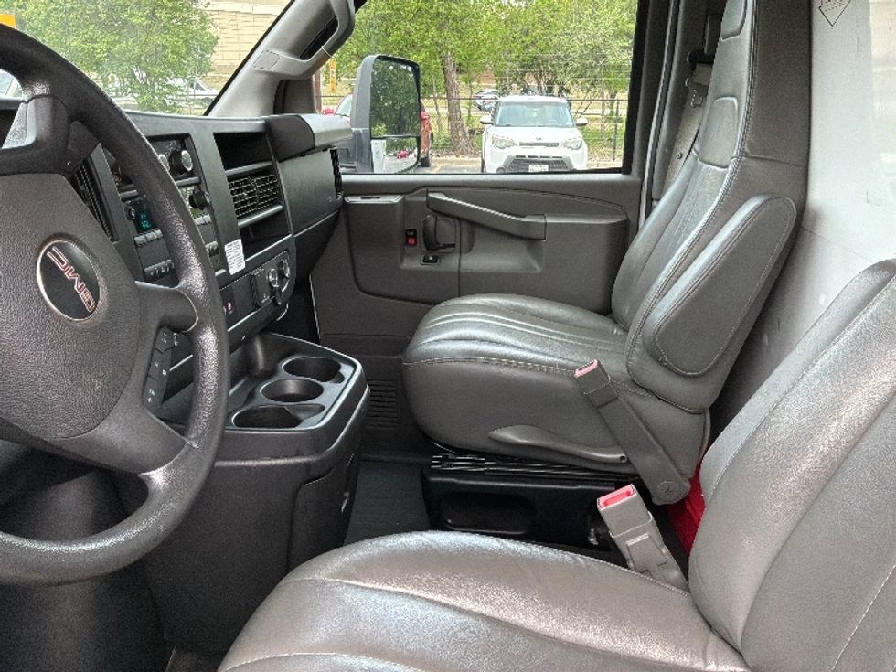 Light Duty Box Truck-Light and Medium Duty Trucks-GMC-2022-Savana G33903-San Antonio-TX-67,155\n\t\tmiles-$ 38,500 - Image 19