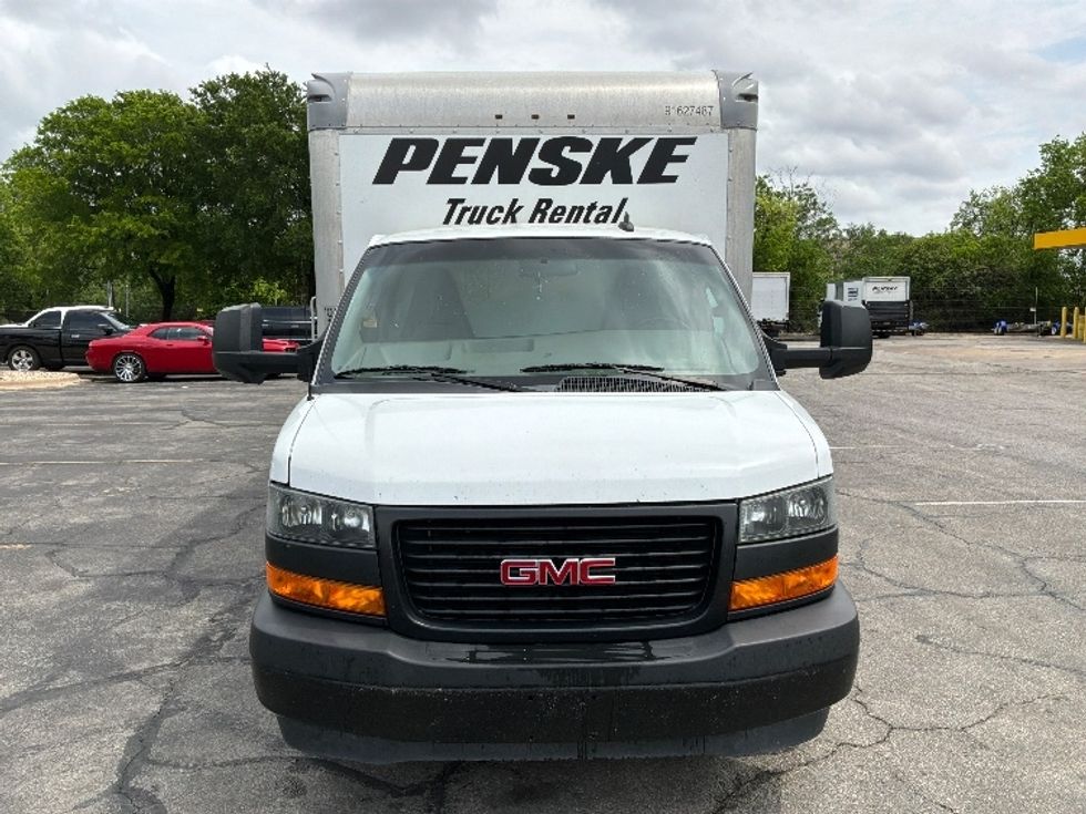 Light Duty Box Truck-Light and Medium Duty Trucks-GMC-2022-Savana G33903-San Antonio-TX-67,155\n\t\tmiles-$ 38,500 - Image 2