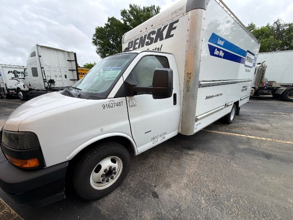 Light Duty Box Truck-Light and Medium Duty Trucks-GMC-2022-Savana G33903-San Antonio-TX-67,155\n\t\tmiles-$ 38,500 - Image 3