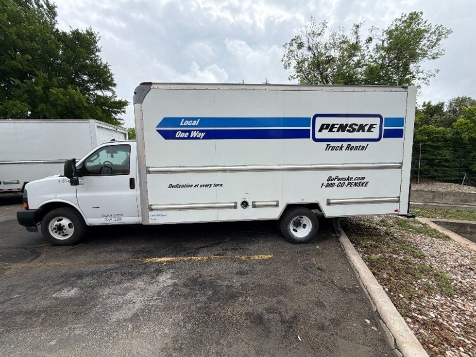 Light Duty Box Truck-Light and Medium Duty Trucks-GMC-2022-Savana G33903-San Antonio-TX-67,155\n\t\tmiles-$ 38,500 - Image 4