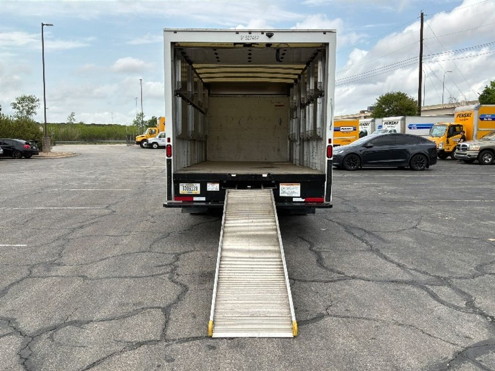 Light Duty Box Truck-Light and Medium Duty Trucks-GMC-2022-Savana G33903-San Antonio-TX-67,155\n\t\tmiles-$ 38,500 - Image 9