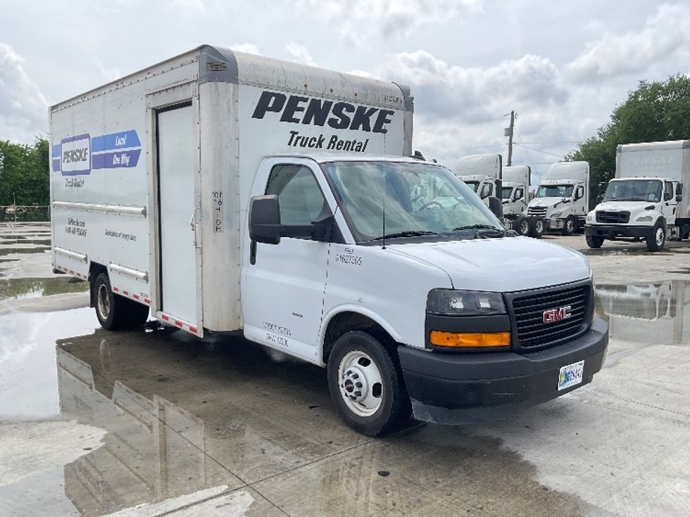 Light Duty Box Truck-Light and Medium Duty Trucks-GMC-2022-Savana G33903-San Antonio-TX-67,928\n\t\tmiles-$ 37,750 - Image 1