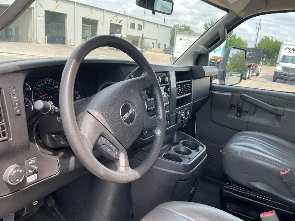 Light Duty Box Truck-Light and Medium Duty Trucks-GMC-2022-Savana G33903-San Antonio-TX-67,928\n\t\tmiles-$ 37,750 - Image 16
