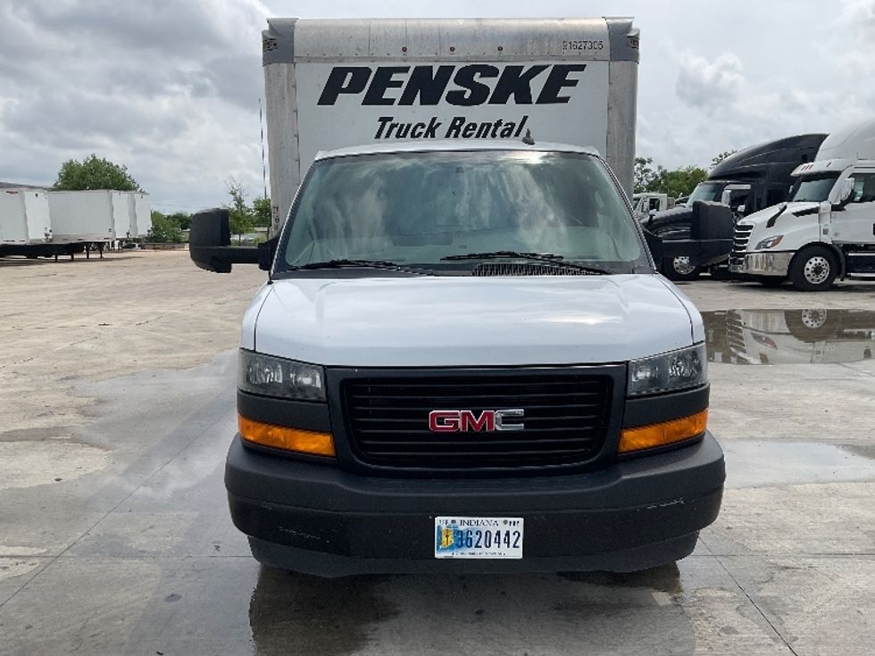 Light Duty Box Truck-Light and Medium Duty Trucks-GMC-2022-Savana G33903-San Antonio-TX-67,928\n\t\tmiles-$ 37,750 - Image 2