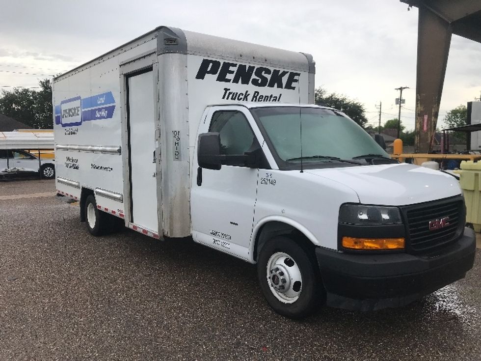 Light Duty Box Truck-Light and Medium Duty Trucks-GMC-2022-Savana G33903-San Antonio-TX-68,876\n\t\tmiles-$ 39,000 - Image 1