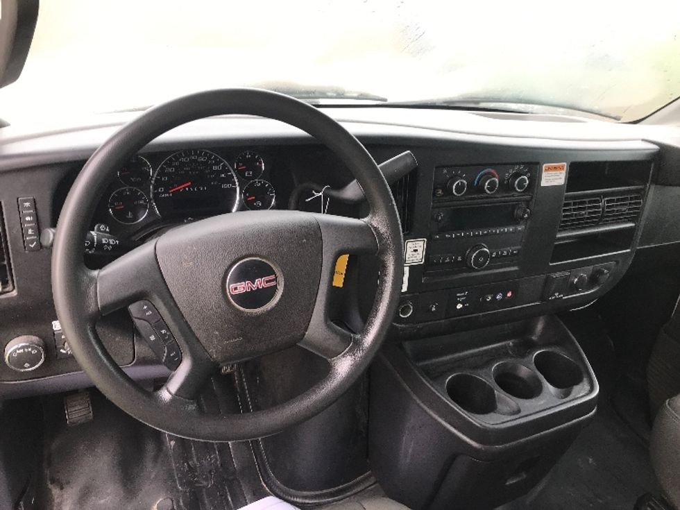 Light Duty Box Truck-Light and Medium Duty Trucks-GMC-2022-Savana G33903-San Antonio-TX-68,876\n\t\tmiles-$ 39,000 - Image 18