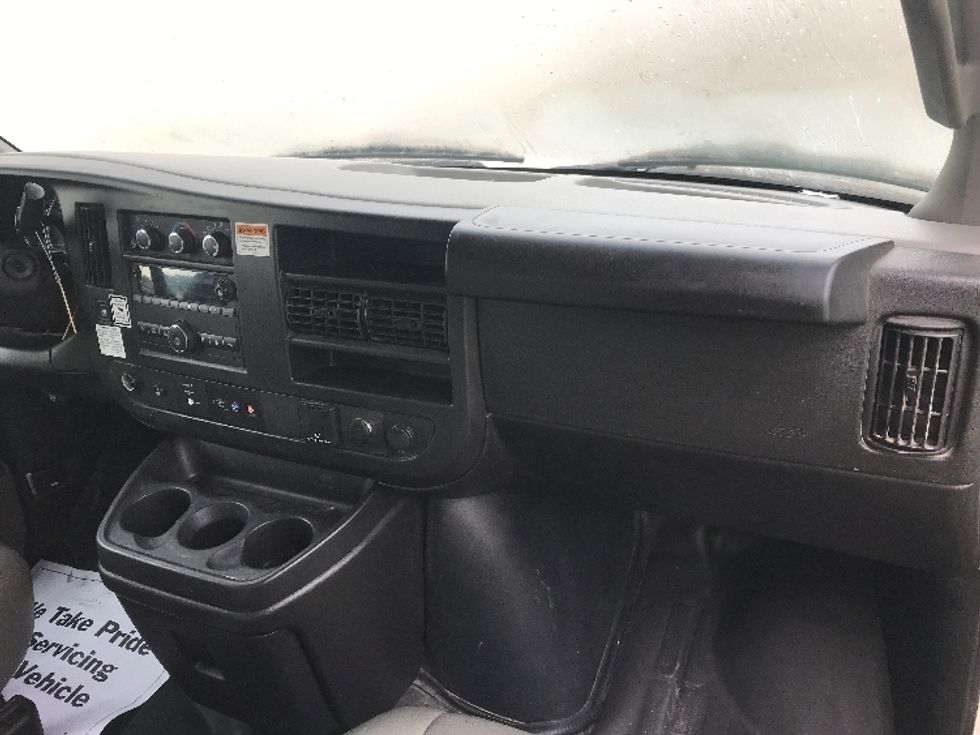 Light Duty Box Truck-Light and Medium Duty Trucks-GMC-2022-Savana G33903-San Antonio-TX-68,876\n\t\tmiles-$ 39,000 - Image 21