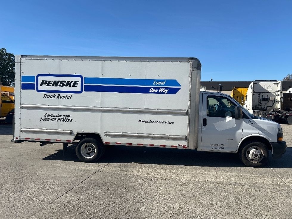 Light Duty Box Truck-Light and Medium Duty Trucks-GMC-2022-Savana G33903-San Diego-CA-89,807\n\t\tmiles-$ 34,500 - Image 15