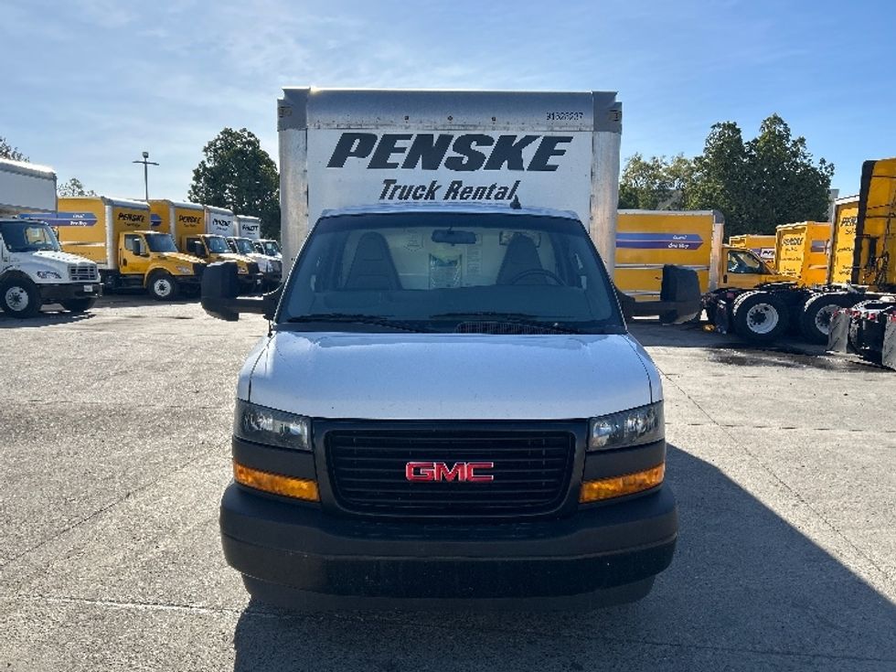 Light Duty Box Truck-Light and Medium Duty Trucks-GMC-2022-Savana G33903-San Diego-CA-89,807\n\t\tmiles-$ 34,500 - Image 2