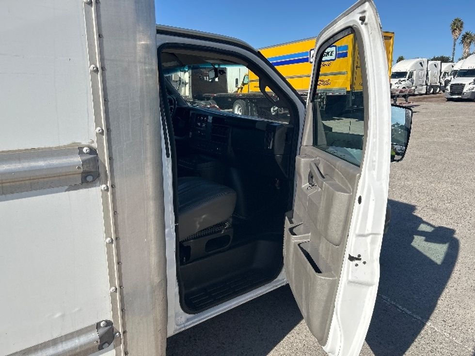 Light Duty Box Truck-Light and Medium Duty Trucks-GMC-2022-Savana G33903-San Diego-CA-89,807\n\t\tmiles-$ 34,500 - Image 20